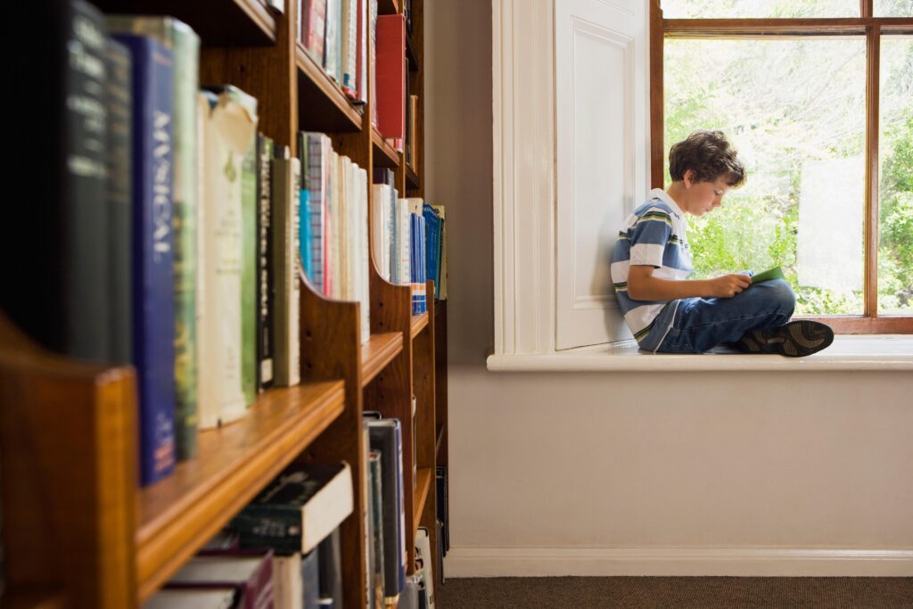 Photos Horizontal books scaled
