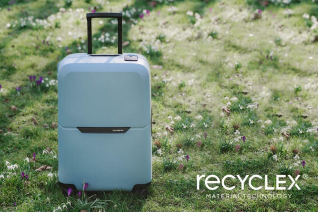 Photos Horizontal suitcase scaled
