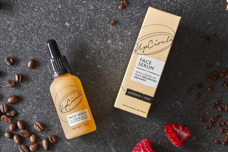 Certified Organic face serum with naturally occurring caffeine and Vitamin C to hydrate and brighten the skin. 100 natural. 768x512 1