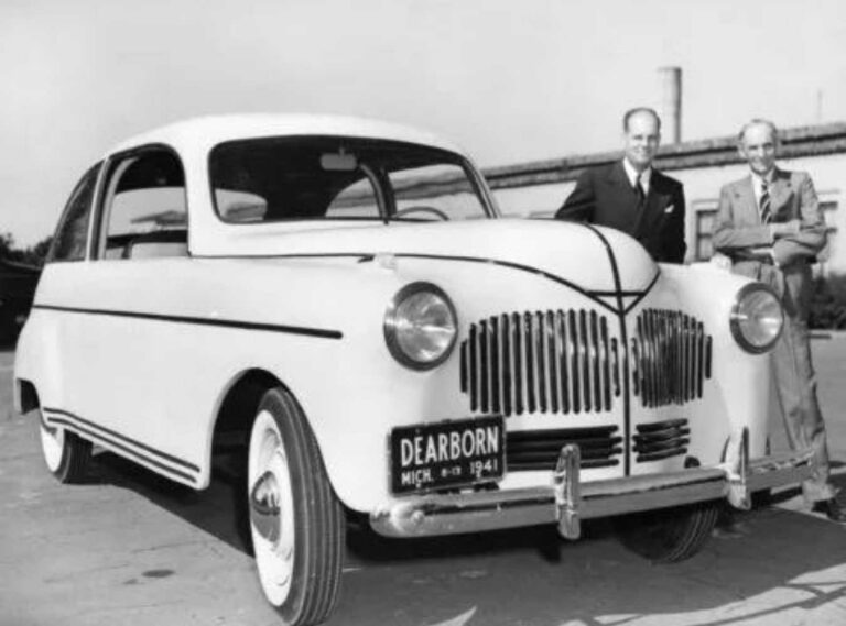 Fords 1941 bioplastic Model T was made of hemp flax wheat and spruce pulp