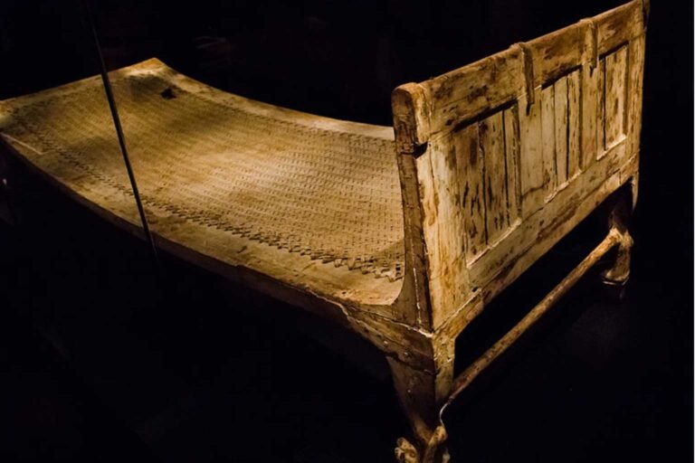 Egyptian bed found in Tutenkamuns tomb Image Dominikmatus under CC BY SA 2.0
