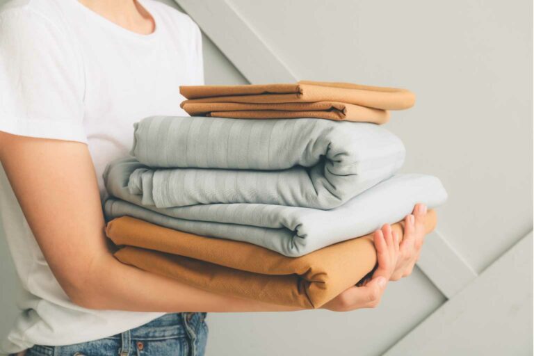 Synthetic bed sheets cause plastic pollution