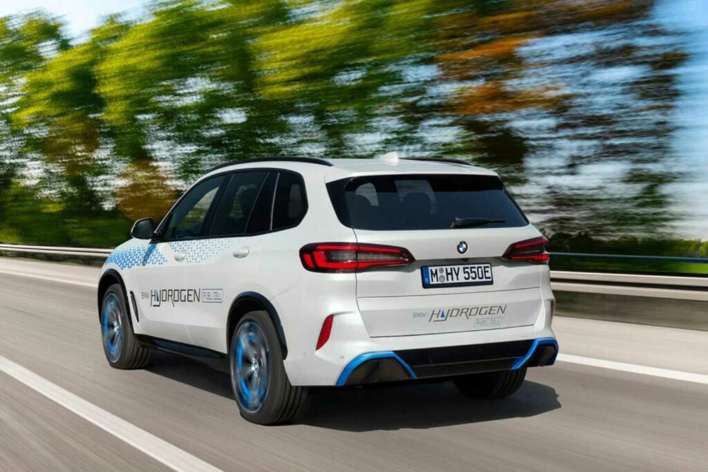 Happy Eco News The BMW iX5 Hydrogen is a modern luxury Sports Activity Vehicle