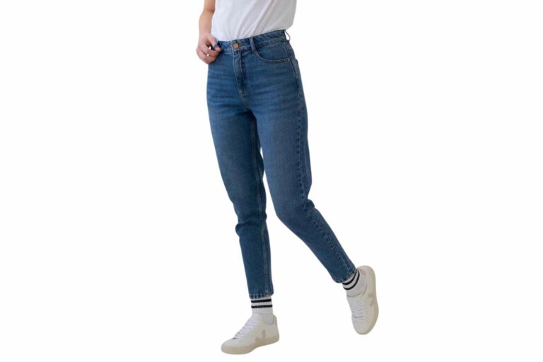 Sustainable Jeans Yes Friends Mom Dark Wash Organic Jeans