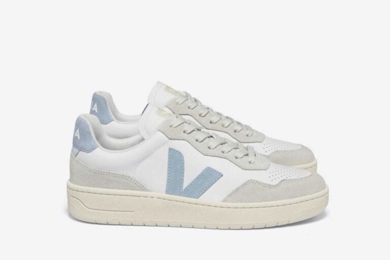 Sustainable Trainers Veja is dedicated to transparency and sustainability and use natural products